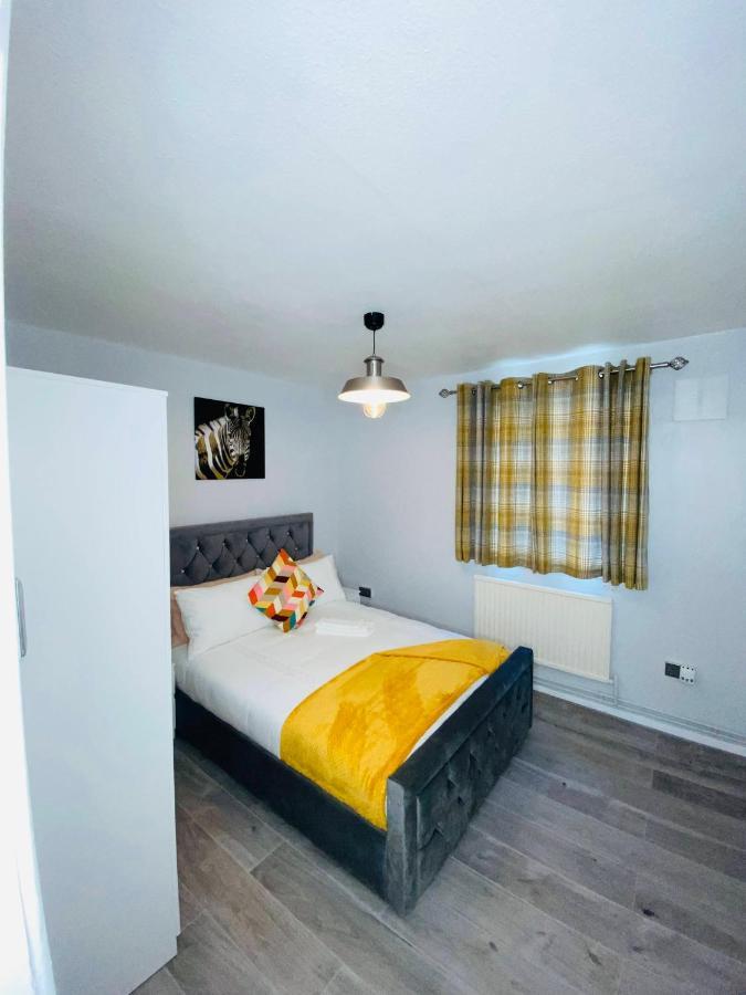 Bright, Spacious, Modern Interior Decor 2 Bedrooms Apartment With Amazing Views لندن المظهر الخارجي الصورة