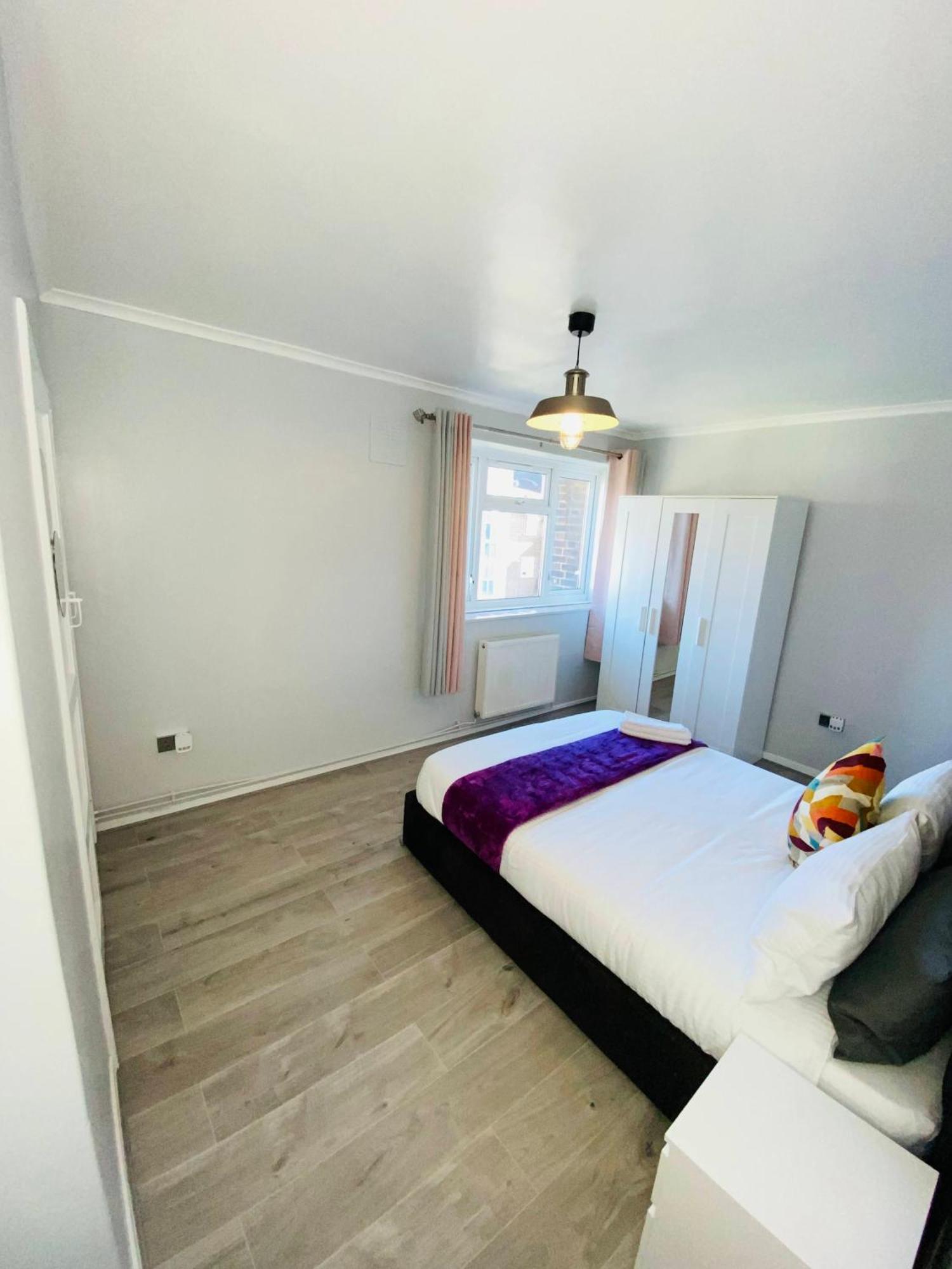 Bright, Spacious, Modern Interior Decor 2 Bedrooms Apartment With Amazing Views لندن المظهر الخارجي الصورة